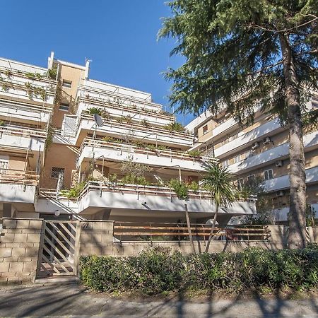 Eur Luminous And Large Family Terrace Apartment Rome Exterior photo
